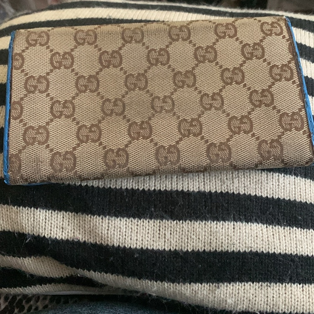Authentic Gucci Monogram Logo Wallet! - image 7